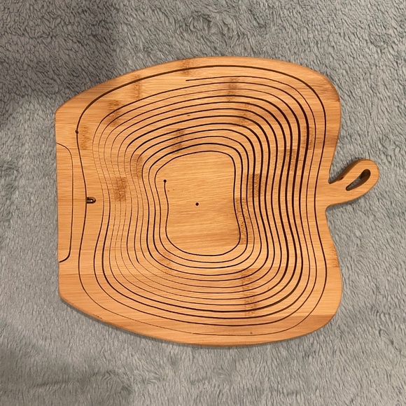 Oh! Nuts Apple-Shaped Collapsible Wooden Fruit Basket – Decorative & Functional - Picture 3 of 9